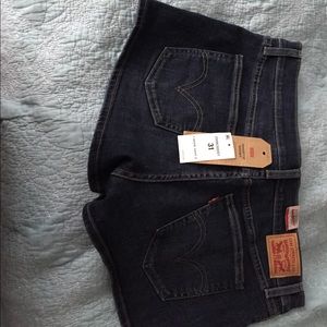 Levi's Shortie Short New