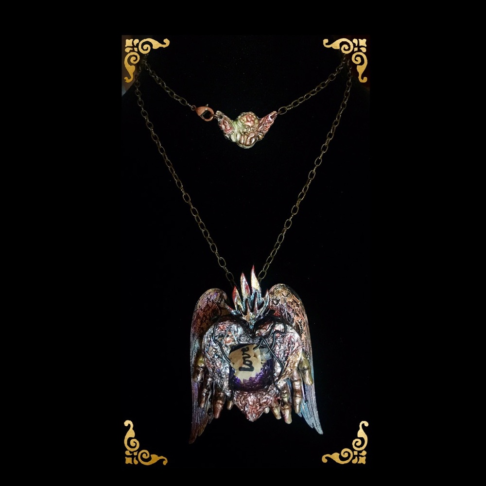 Corazón De Deseos Amulet Necklace