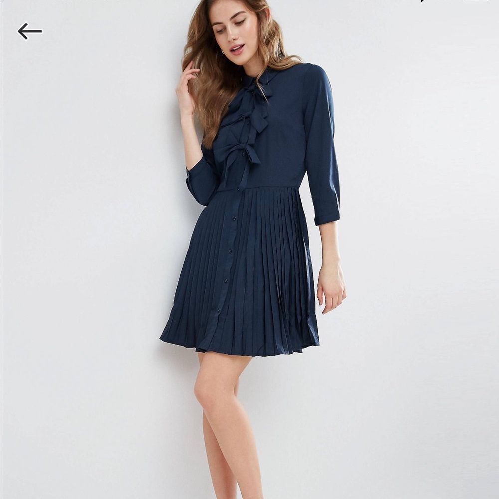 HOST PICK🔥 Chic bow and pleats dress