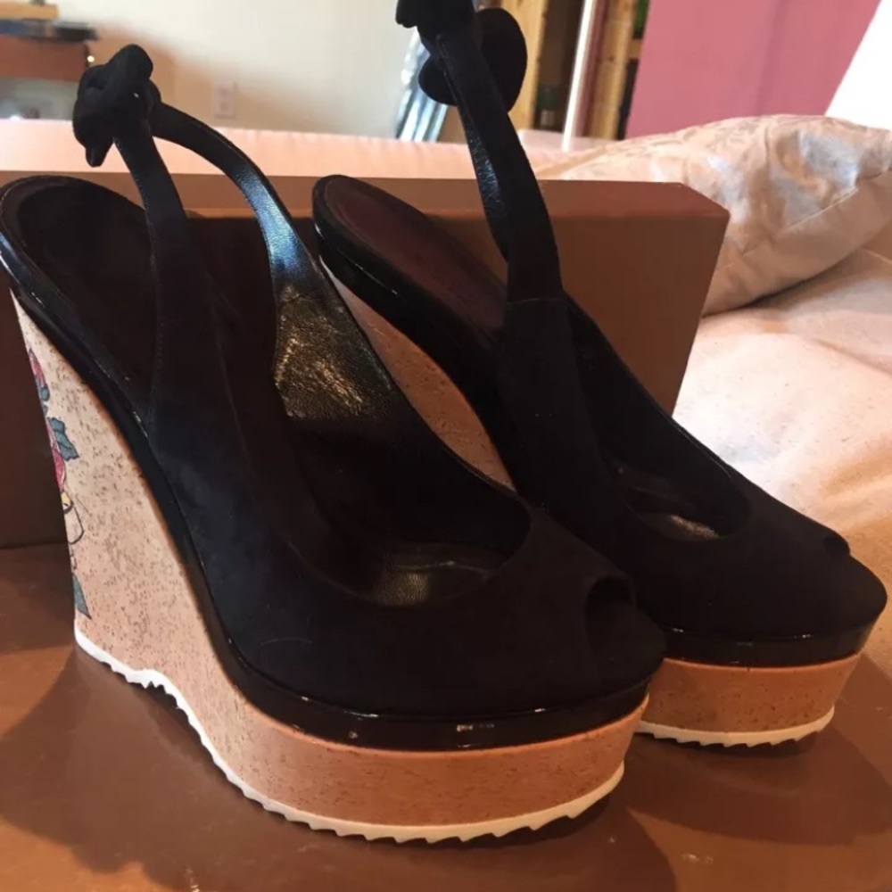 Gucci Open Toe Platforms Size 36 1/2
