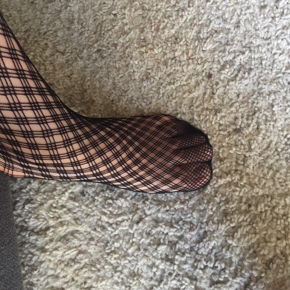 Fishnet Stockings - Picture 3 of 6