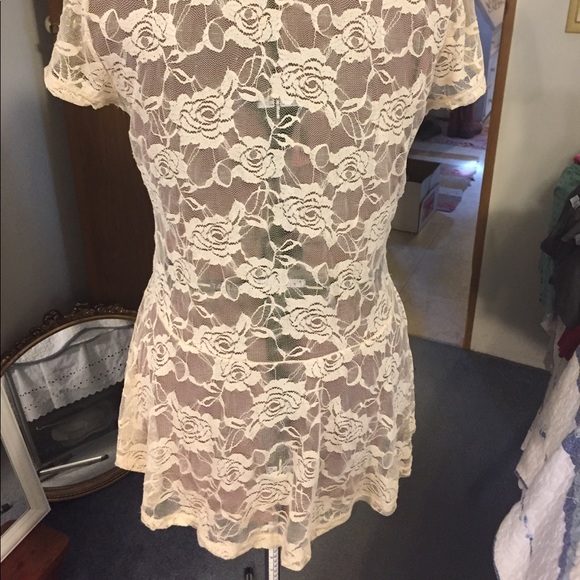 ✂️✂️🌹Ivory tunic 🌹 - Picture 2 of 5