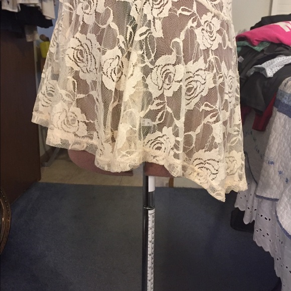 ✂️✂️🌹Ivory tunic 🌹 - Picture 3 of 5