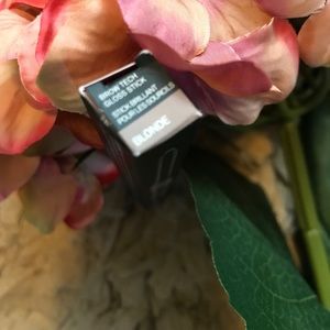 Sephora Makeup - Smashbox brow tech gloss stick Sephora Makeup - Smashbox brow tech gloss stick