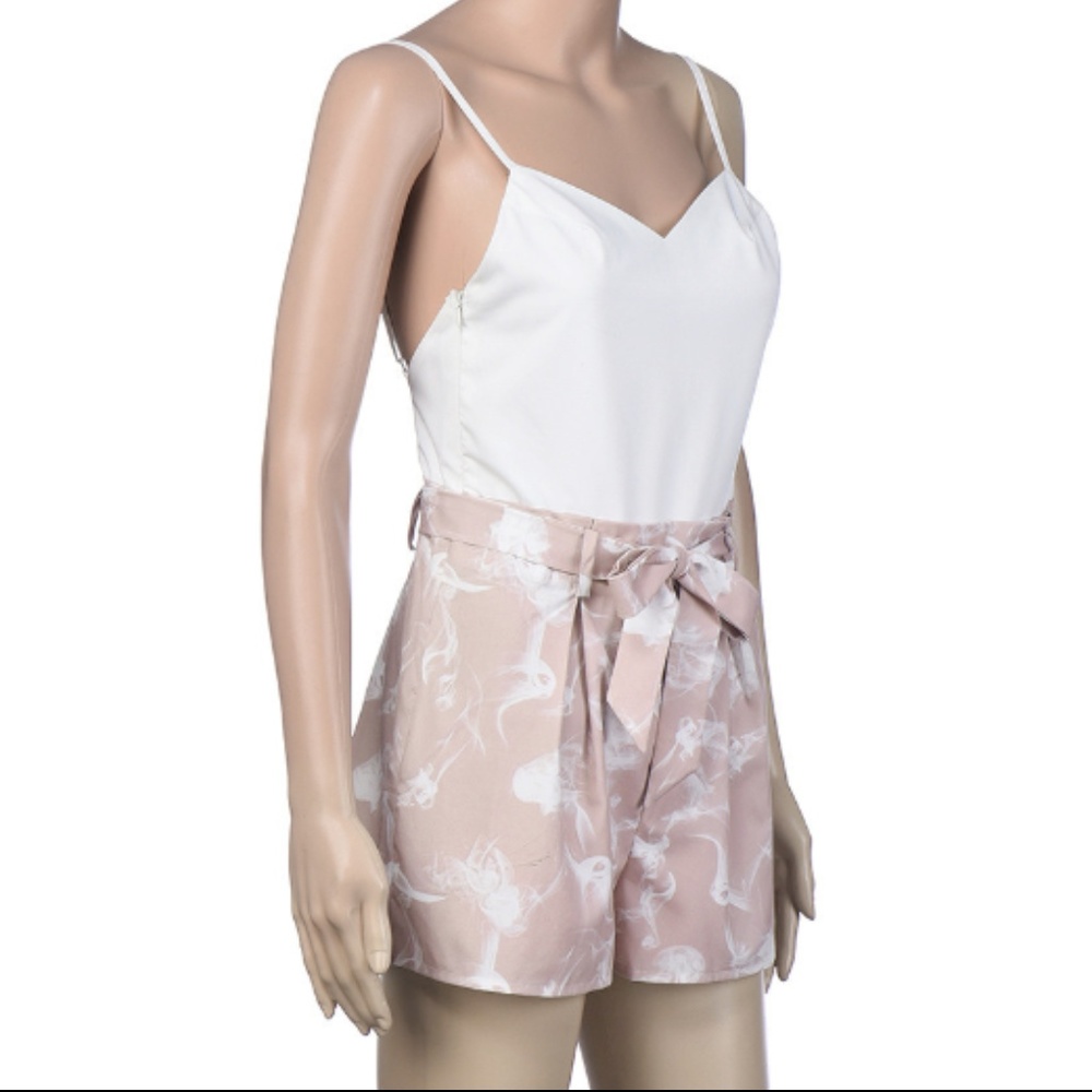 Pink and white flowy romper - Picture 4 of 7