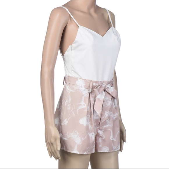 Pink and white flowy romper - Picture 4 of 7