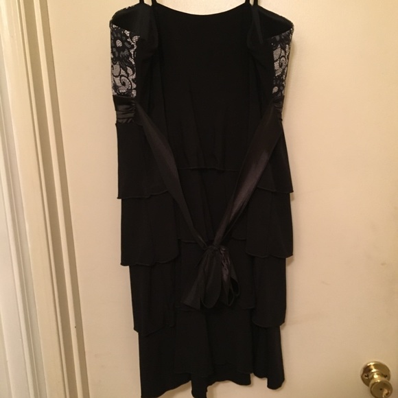 Black and White Semi-Formal Dress - Picture 2 of 5