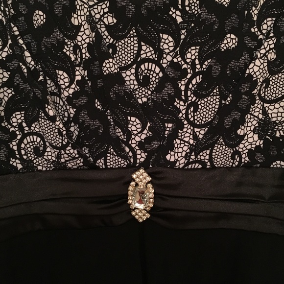 Black and White Semi-Formal Dress - Picture 4 of 5