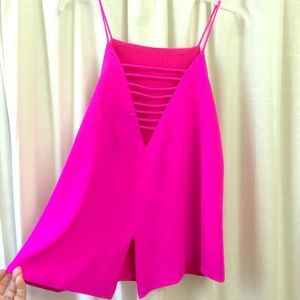 Hot pink Dainty Hooligan- back detail top 👌🏼