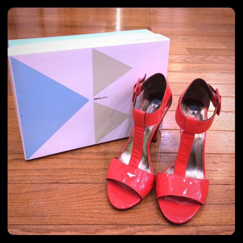 Dani Black Tram Coral Patent Heels