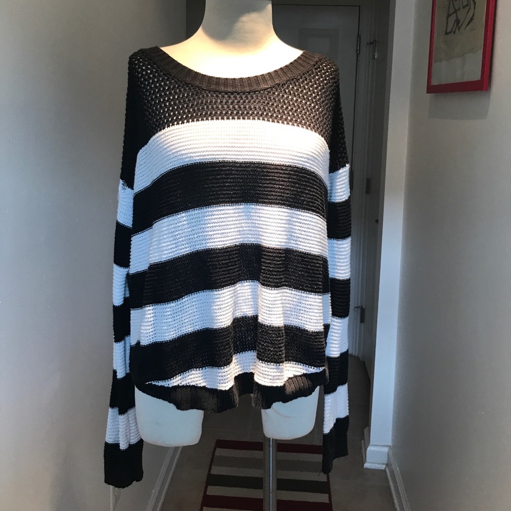 Eric and Lani Black and White Sweater Size XL😘😘
