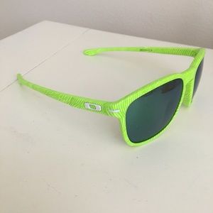 Oakley Enduro Retina Fingerprint