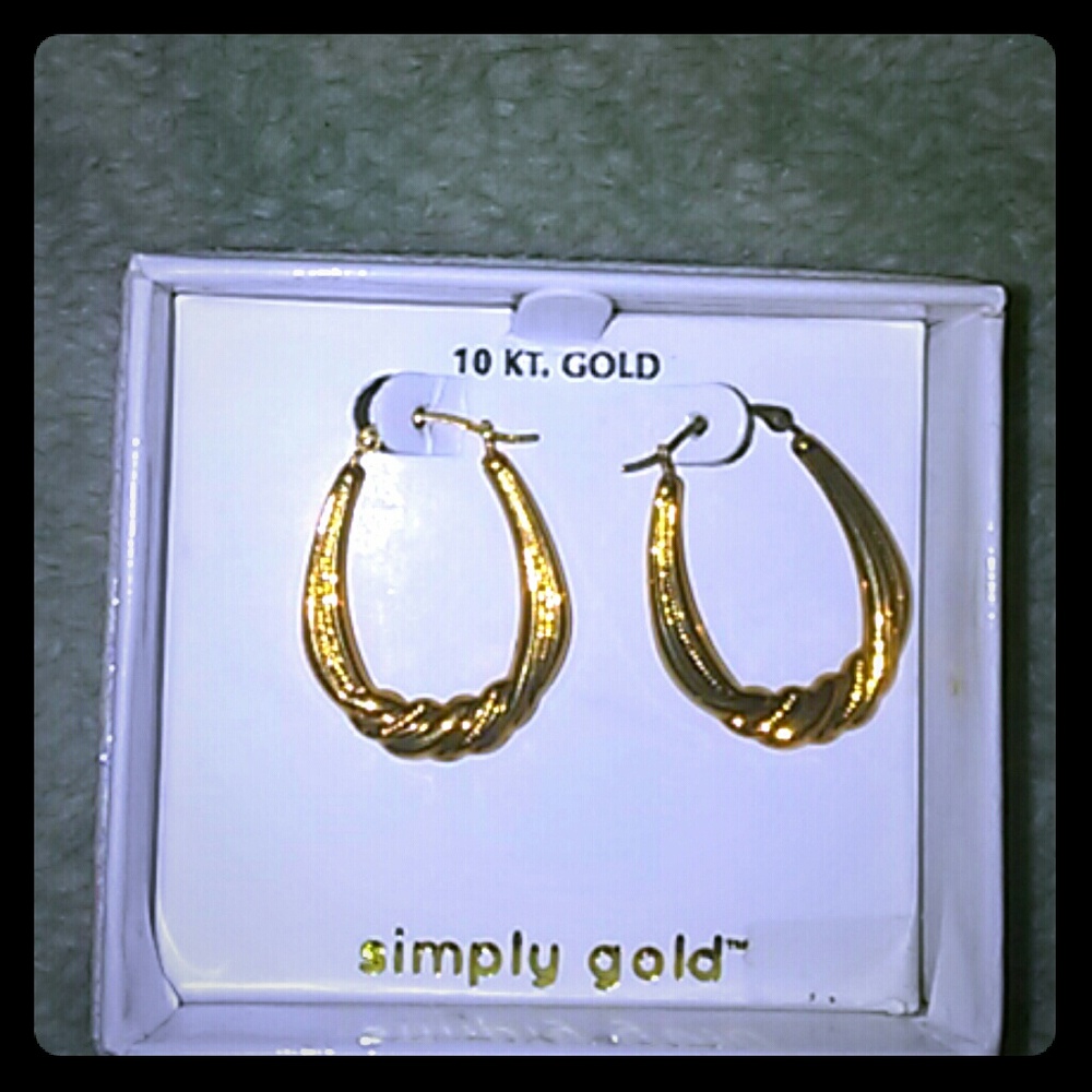 💁SOLD! - ✨10k Gold Earrings✨
