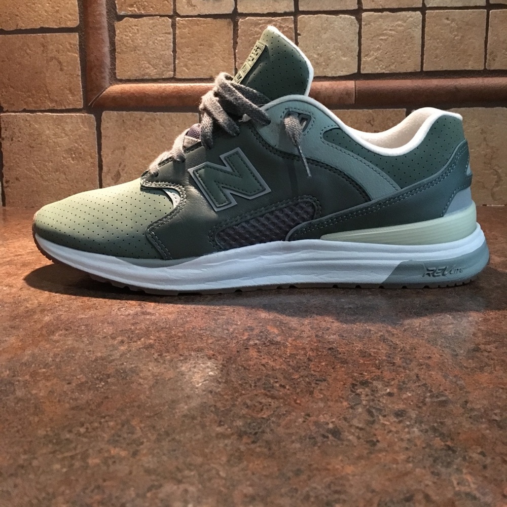 Men's New Balance 550 REV lite sz 10 shoes