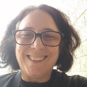 Meet your Posher, Laurie