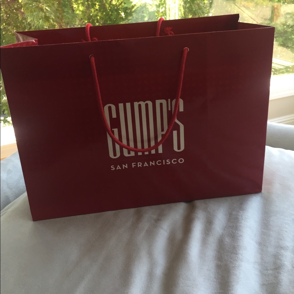 Gump's shopping bag