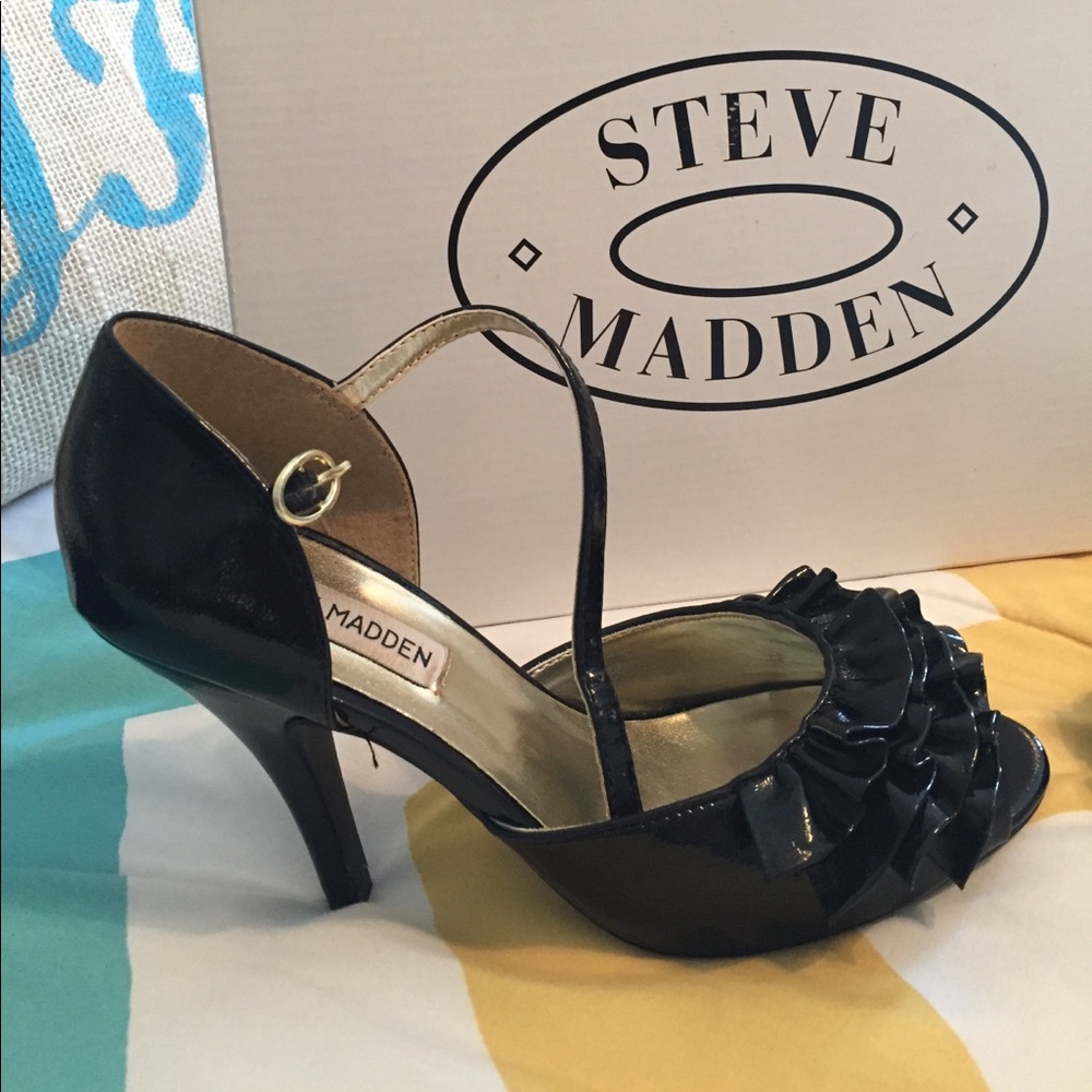 Steve Madden Black Patent heels- LAST CHANCE