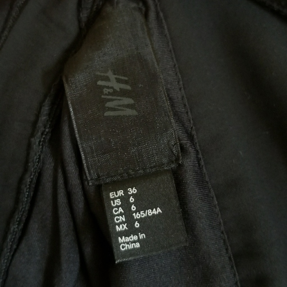 Black H&M dress - Picture 4 of 4