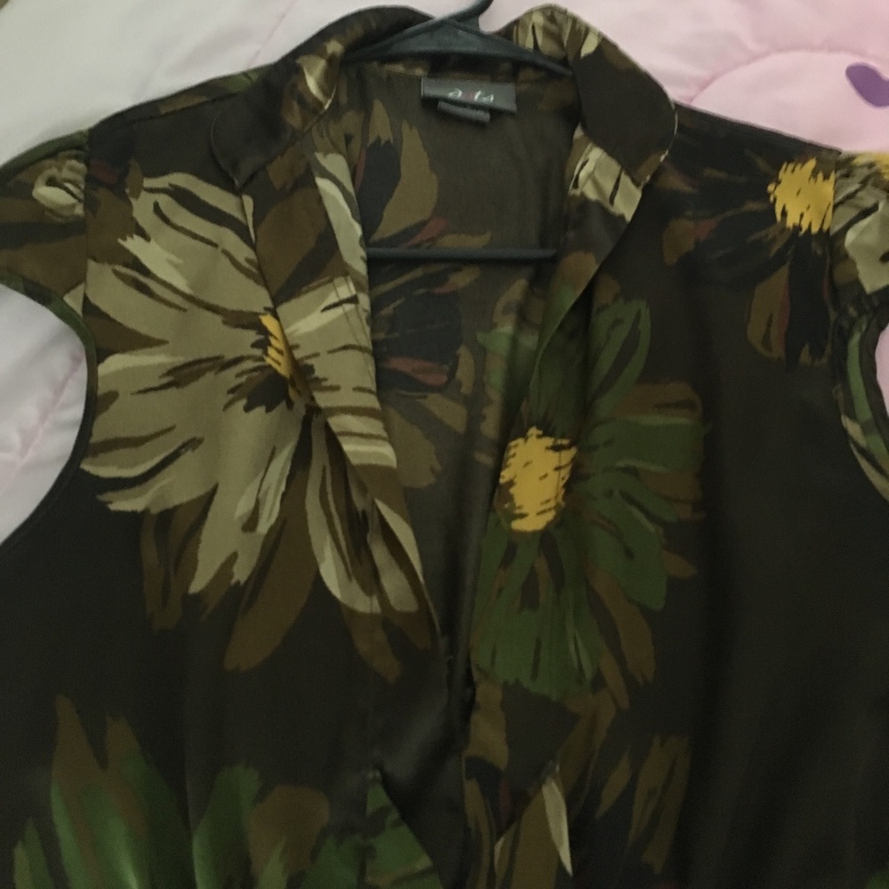 Blouse - Picture 2 of 4