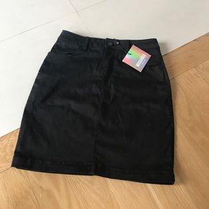 Stretchy denim skirt