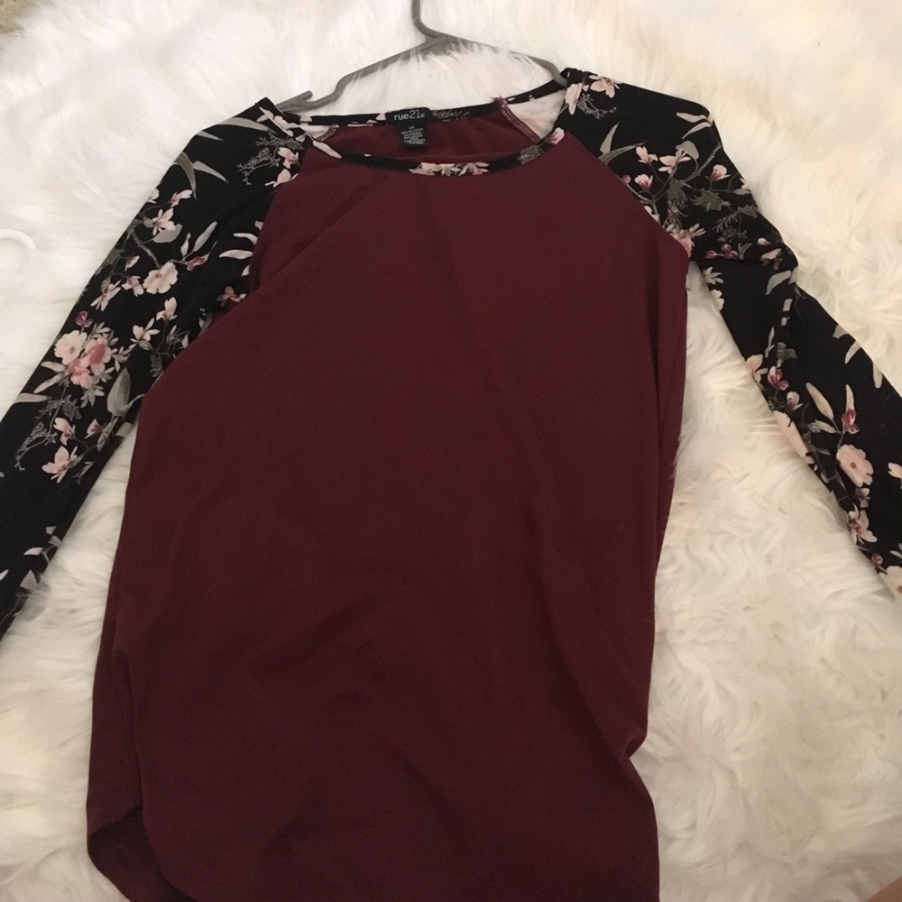Rue21 maroon and floral print long sleeve