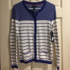 Beautiful NWT Tommy Hilfiger sweater