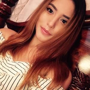 Meet your Posher, Alma