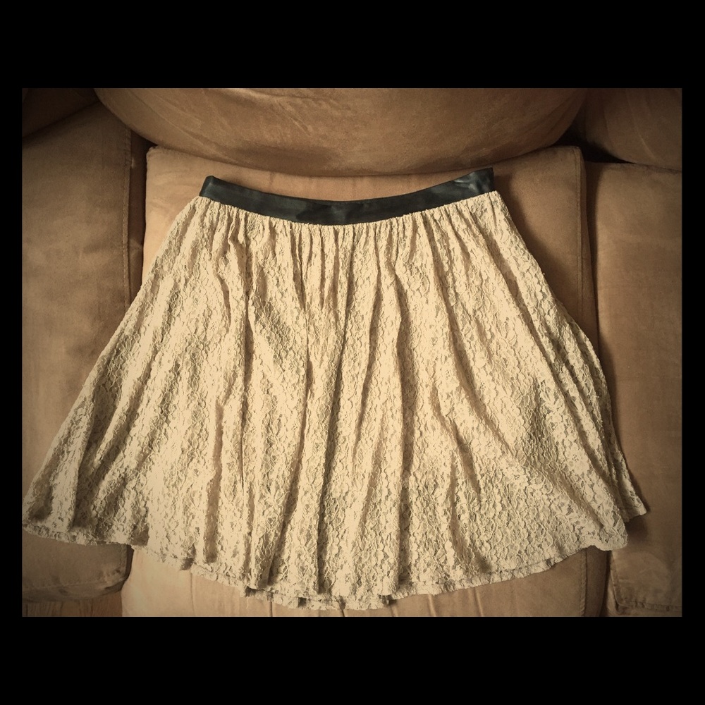 Lace skirt