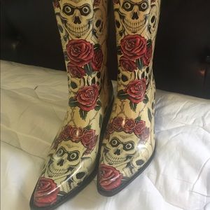 Cowboys style water boots