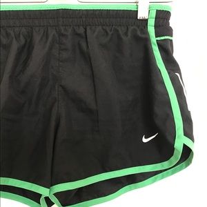 • n i k e • r u n n i n g • s h o r t s •