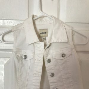 Girls size 7/8 White Jean vest
