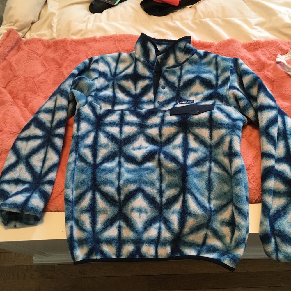 Patagonia lightweight fleece pullover