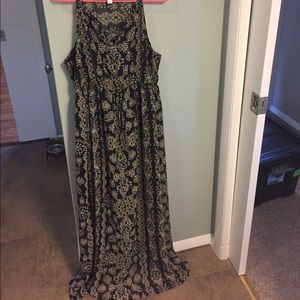Beautiful Black and Tan maternity maxi dress
