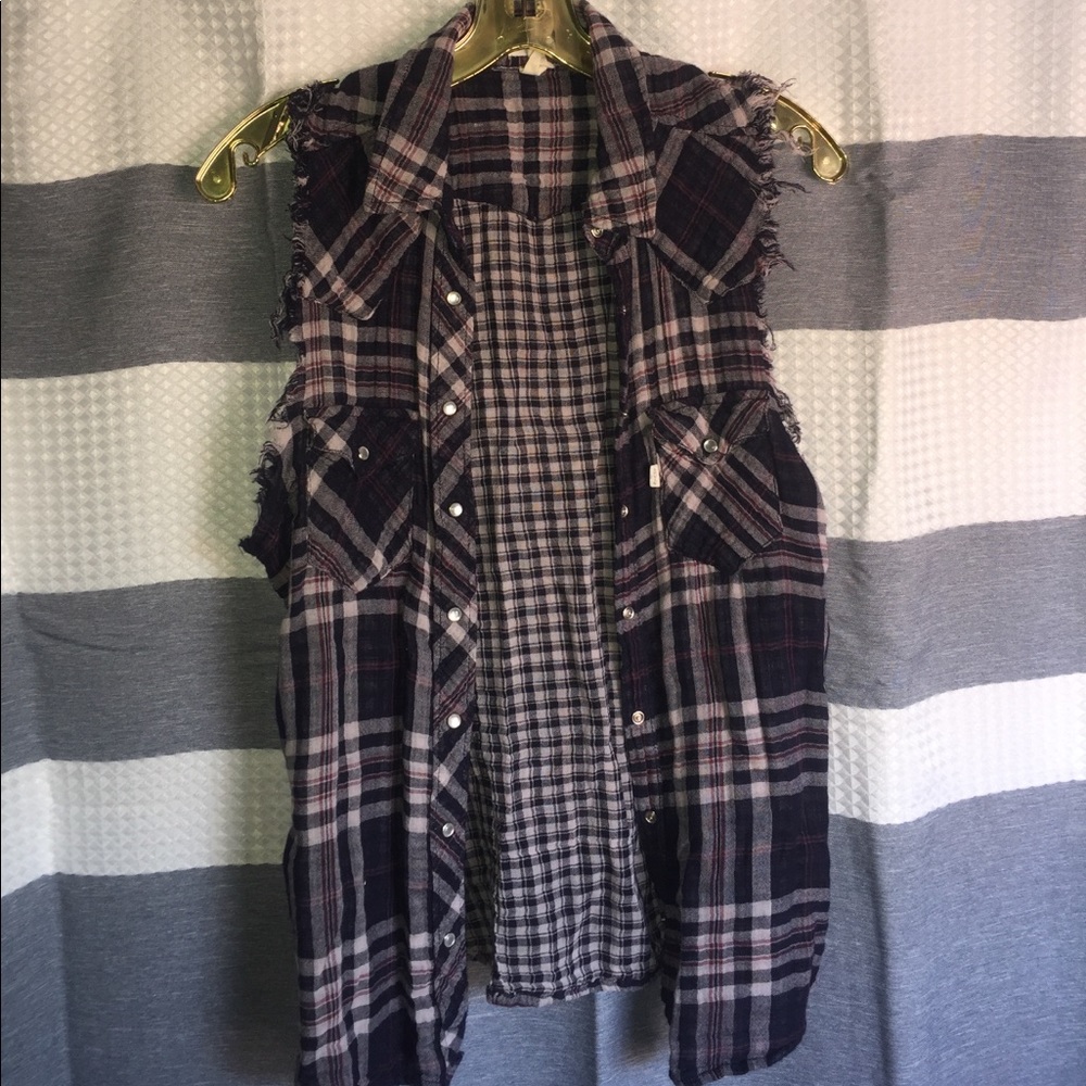 Levi's Flannel cut-off Button Up Blouse