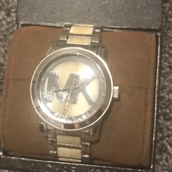 Michael Kors authentic women\'s wrist and watch