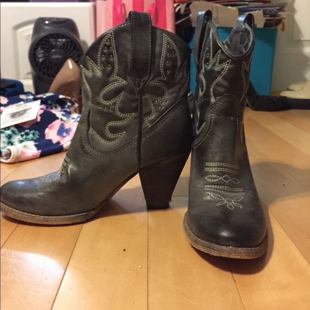 Heeled Cowgirl Boots