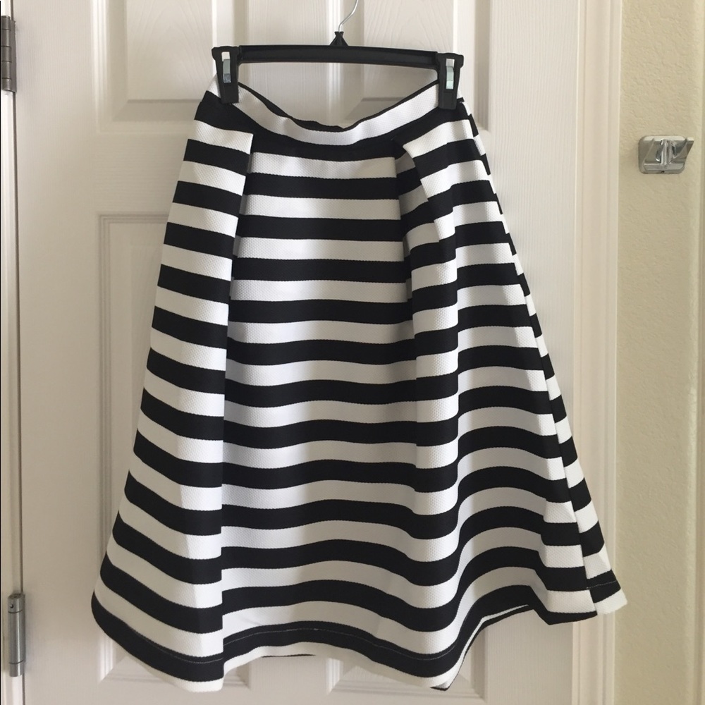 Black and white high-waisted, striped flare skirt