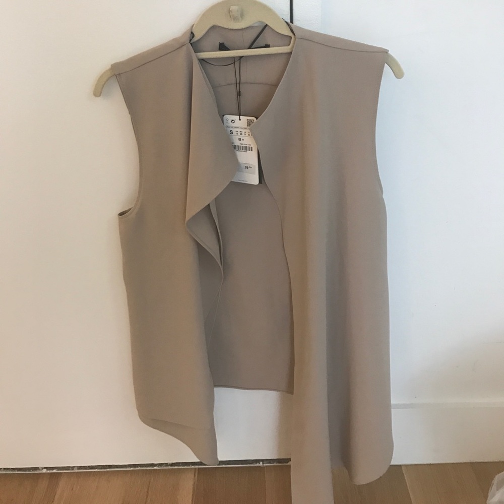 Zara woman sleeveless vest