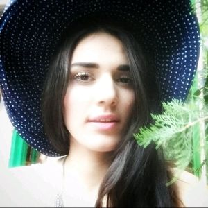 Meet your Posher, Beyza