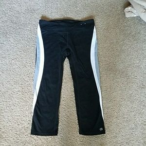Gap fit capris
