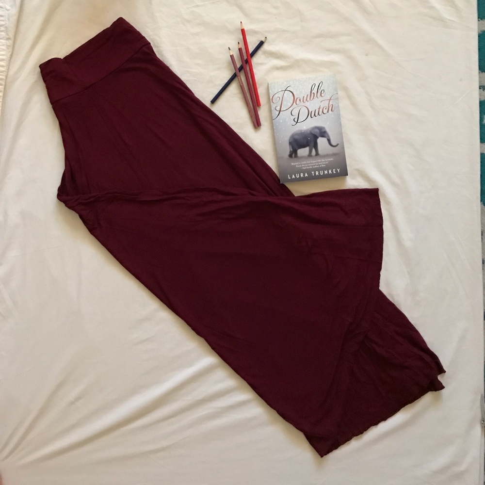 FOREVER 21 MAROON MAXI SKIRT