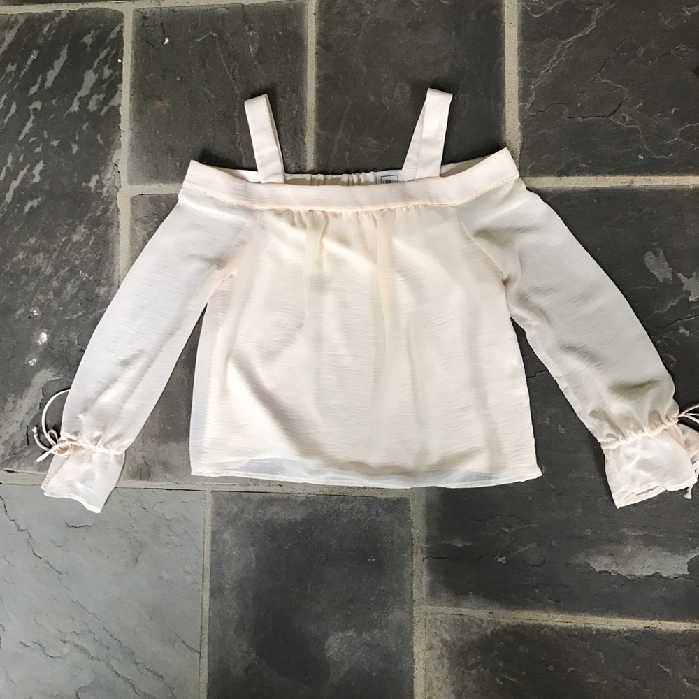 Lisa & Lucy off the shoulder top