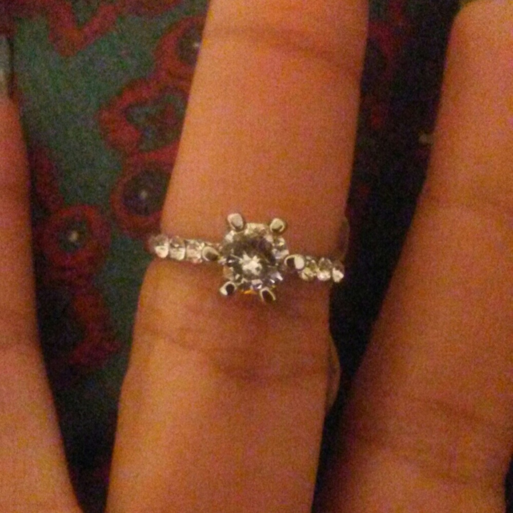 Ring sz 7 (17) brand new