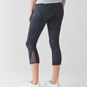 Lululemon True Self Crop ll