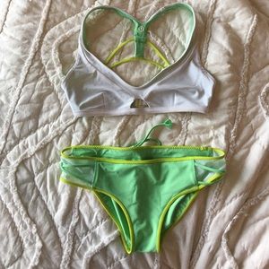 Lululemon size 4 bikini