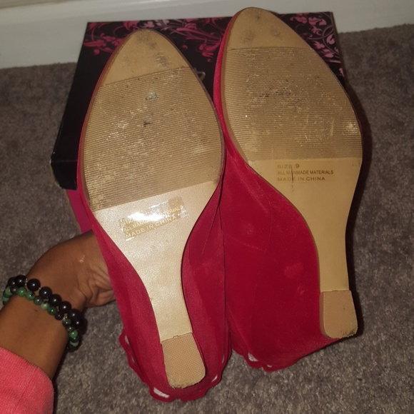 Red Ruffle Back Heels - Picture 6 of 8