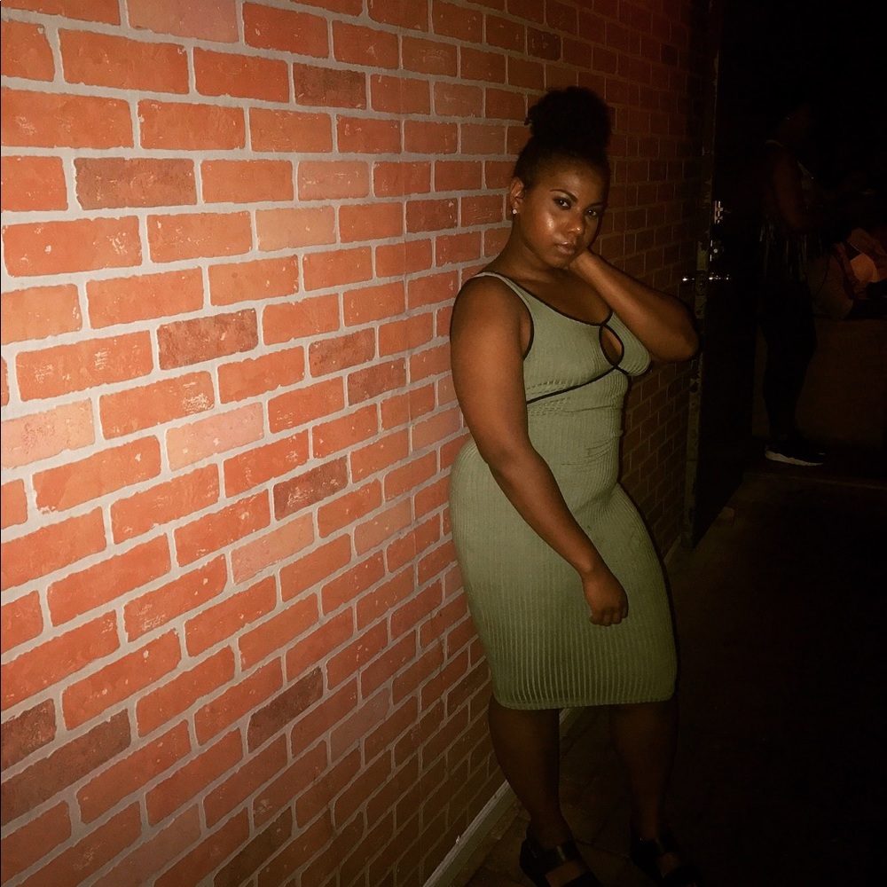 Green midi dress