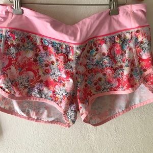 Lulu lemon floral speedy short