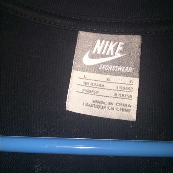 NIKE "Move The Crowd" Tee - Picture 2 of 2