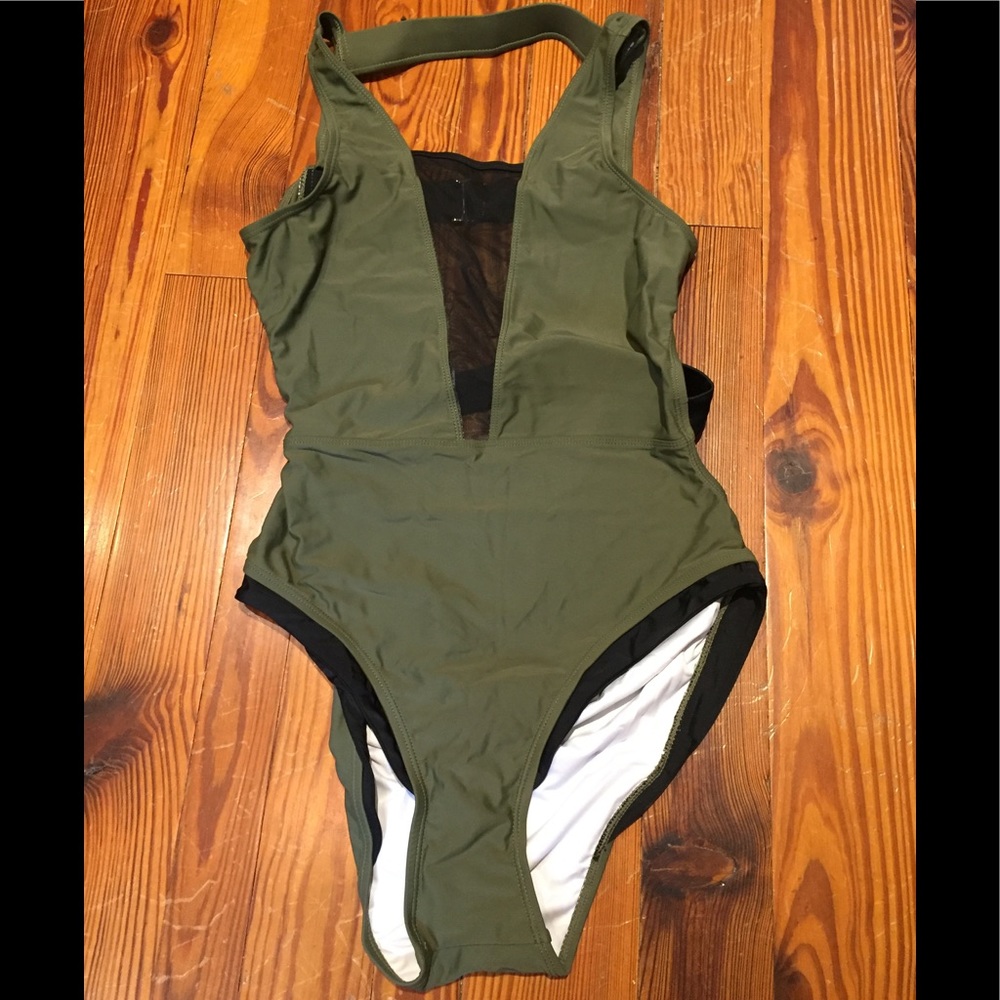 NWT Cupshe One Piece Bathing Suit - M